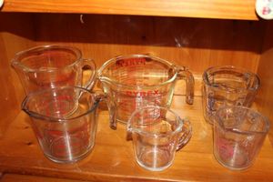 lot 283 image: Glass Measuring Cups