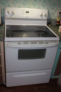 lot 287 image: Kenmore Electric Stove ... Functioned Properly At Time Of Photos