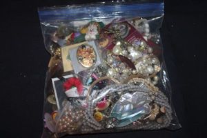 lot 302 image: Large Bag of Fashion Jewelry