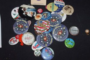 lot 321 image: Button Pins