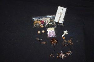 lot 322 image: Fashion Jewelry