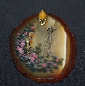lot 327 image: Handpainted Slice Of Honey Agate