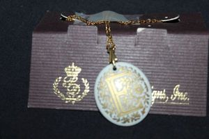 lot 336 image: E Pendant Necklace