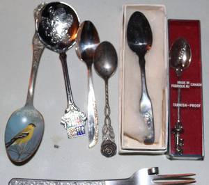lot 386 image: Collectable Spoons