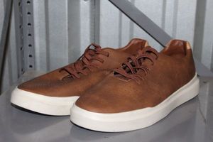 lot 38 image: Size 12 Mens Shoes