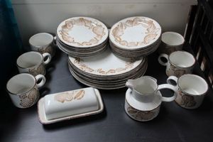 lot 46 image: Dishes Stonehenge Midwinter Oven - to - Oven-to-tableware Seascape