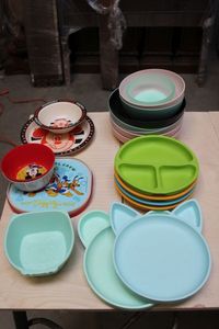 lot 49 image: Dishes Kids Plastic Dishes