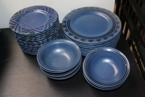 lot 48 image: Dishes Pfaltzgraff