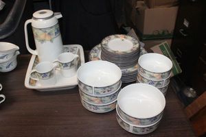 lot 50 image: Dishes Mikasa  Garden Harvest