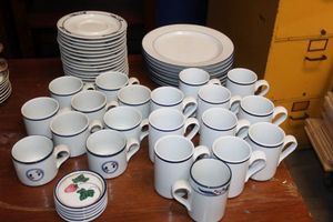 lot 56 image: Dishes Generious Quantity of Dishes as shown in photos