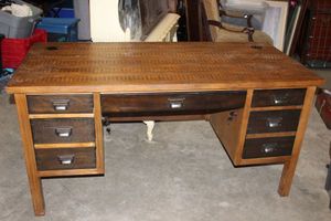lot 54 image: Desk 60x30x28
