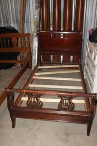 lot 61 image: Wood Bedframe
