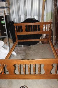 lot 62 image: Ethan Allen Solid Maple & Birch Bedframe