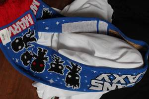 lot 80 image: Marvel Scarf