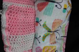 lot 89 image: Two Blankets Approx Twin Size