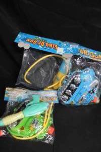 lot 122 image: Water Guns
