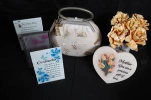 lot 215 image: Home Dcor Purse Money Bank, Paper flowers, Heart Shaped Mother Plaque, and Three Mirrored Mom and Grandmother Plaques