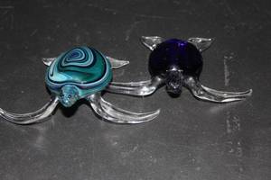 lot 224 image: Murano Style Glass Sea Turtles