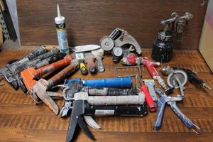 lot 154 image: Caulking Guns