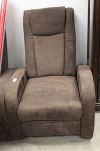 lot 195 image: Massaging Recliner