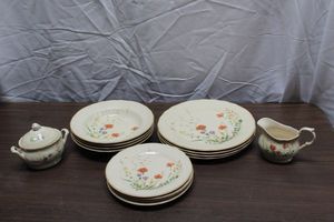 lot 200 image: Mikasa Fine Ivory Margaux Dishes 14 Pieces