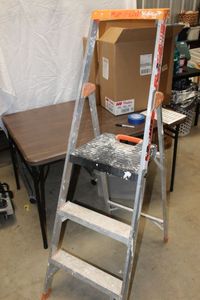 lot 247 image: Flip Lite 5 Foot Step Ladder