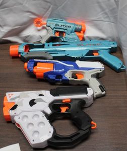 lot 266 image: Four Nerf Guns (no ammo)