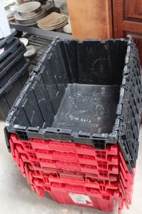 lot 305 image: Seven Flip Top Lidded Totes
