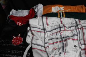 lot 228 image: Mens XL shorts and tops