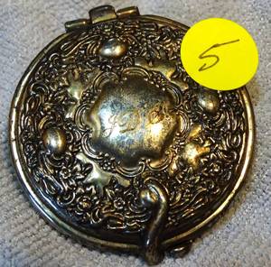 lot 5 image: VINTAGE SILVER PLATE MIRRORED COMPACT WITH ENGRAVED INITIALS