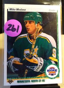 lot 261 image: 1990-91 Upper Deck - All-Rookie Team #346 Mike Modano (RC)