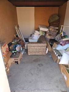 lot 302 image: D21 - 10 X 14 UNIT WITH CONTENTS (GENERAL HOUSEHOLD)