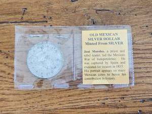 lot 131 image: 1962 vintage old Mexican Silver Dollar