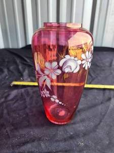 lot 144 image: Vintage red glass vase with flowers