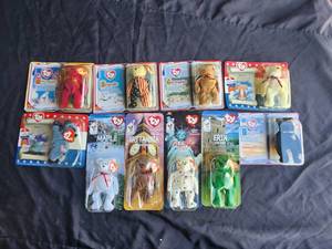 lot 166 image: Selection of collectible TY babies