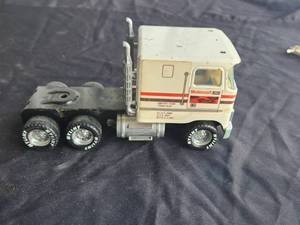 lot 169 image: Vintage Nylint Toy semi-truck