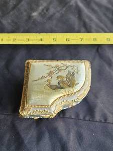 lot 170 image: Vintage Sankyo piano shaped music box