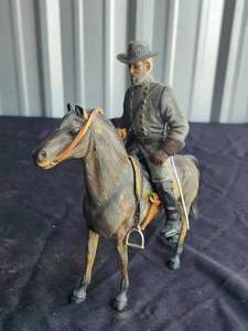 lot 173 image: Vintage collectible toy General Grant and horse