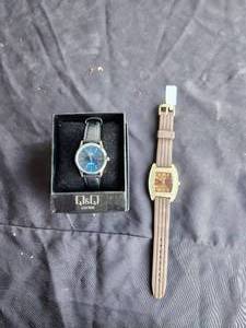 lot 222 image: Selection of 2 watches