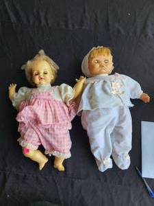 lot 240 image: Selection of 2 vintage dolls