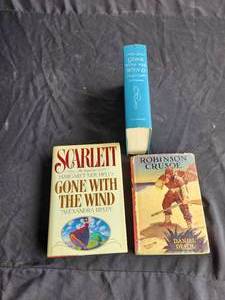 lot 250 image: Selection of books