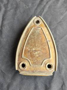 lot 263 image: Vintage metal iron rest