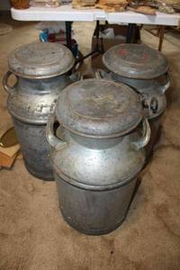 lot 3 image: Vintage Dairy milk cans - 3 total