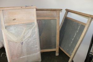 lot 17 image: 3 vintage washboards
