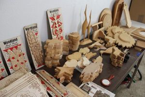 lot 23 image: Wood crafts with Woodland Classic Carvings