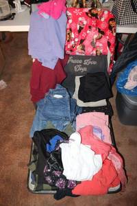 lot 69 image: Girls clothing assortment