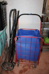 lot 60 image: 2 shopping carts