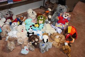 lot 73 image: Stuffed animal toys
