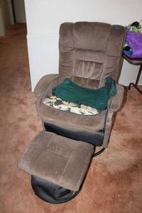 lot 74 image: Rotating Rocking chair with foot ottoman