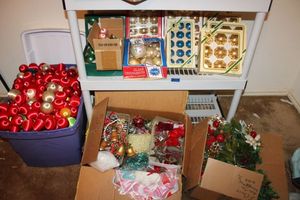 lot 114 image: Christmas decorations and ornaments